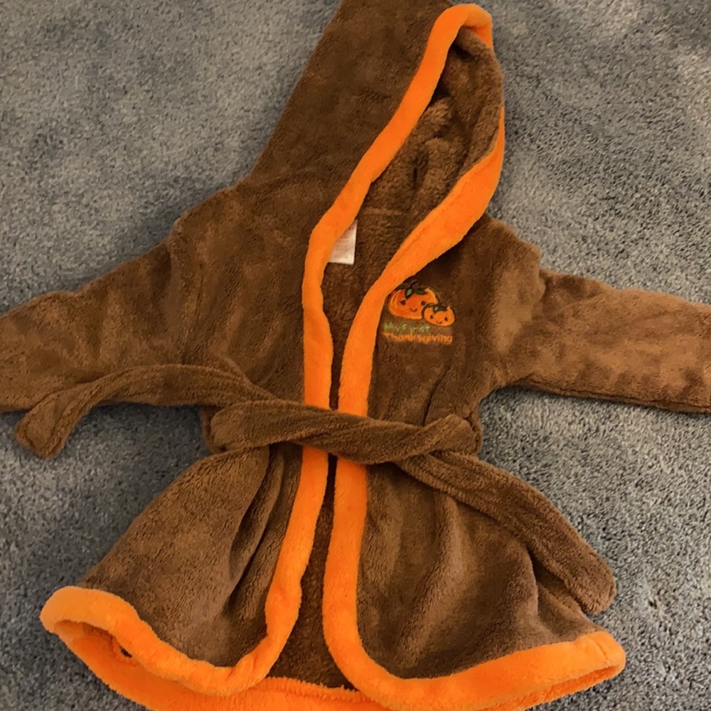 My 1st Thanksgiving Robe - Picture 2 of 6